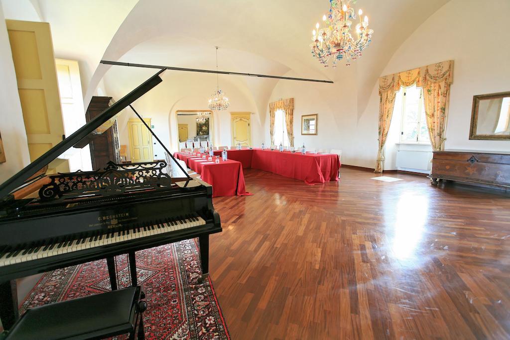 Castello Rosso Hotel Costigliole Saluzzo Buitenkant foto