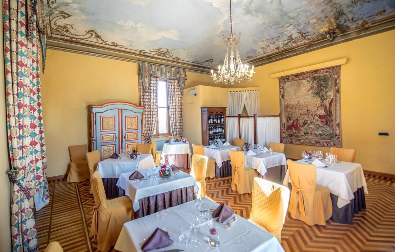 Castello Rosso Hotel Costigliole Saluzzo Buitenkant foto